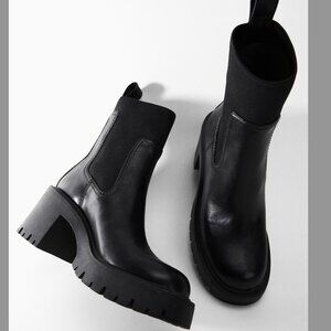 Mango Track outsole boots Size:7.5